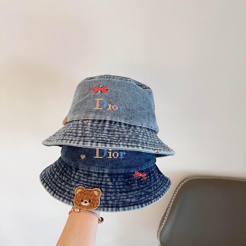 Dior hat 032007
